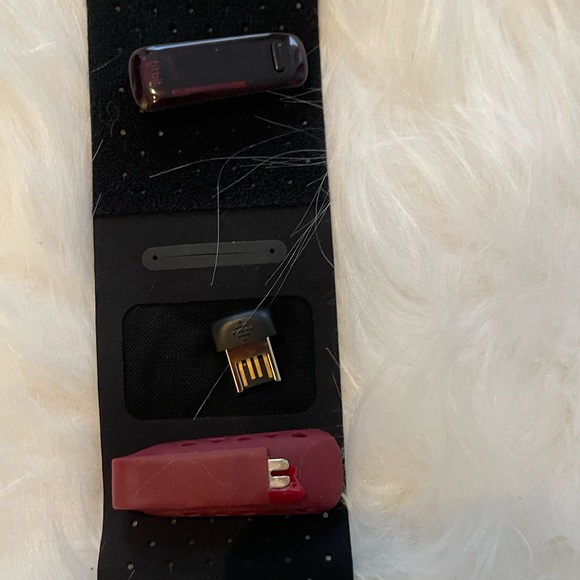 Fitbit One FB103BY plus accessories - works perfectly ❣️ - Picture 4 of 4